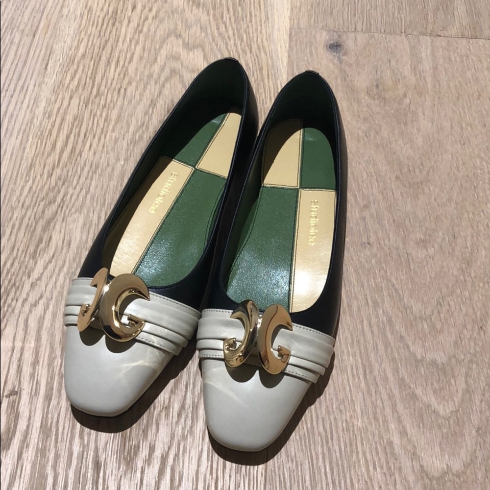 Brand new two tone flats with gold ware!